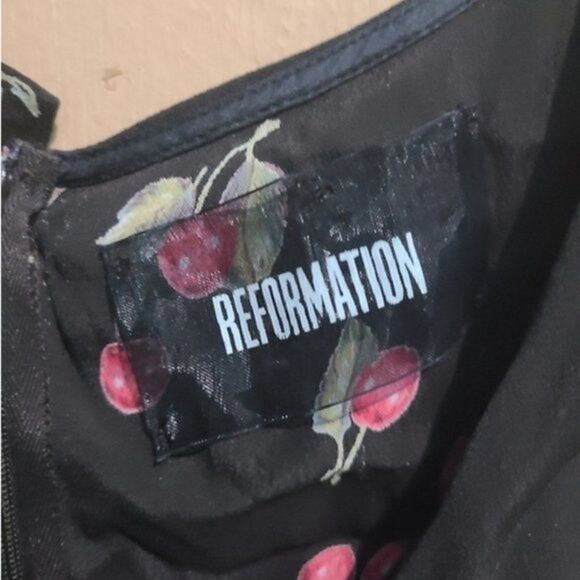 Reformation Bridget cherry tart dress size 2 - Picture 6 of 8